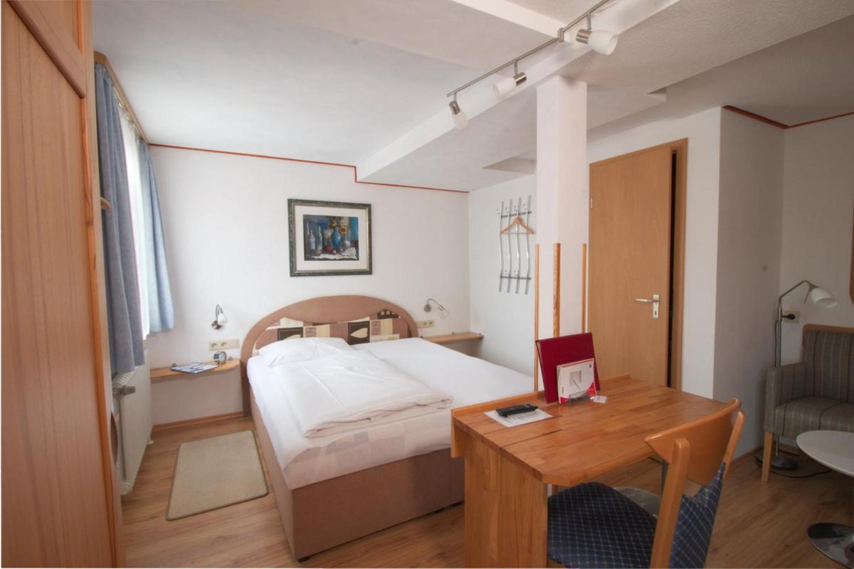 Hotel Venezia Tuebingen Luaran gambar